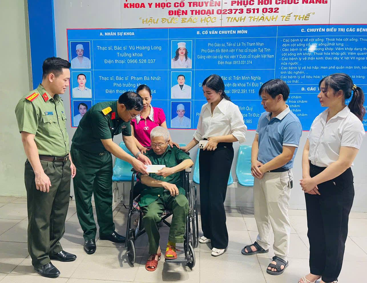 Anh-tin-bai